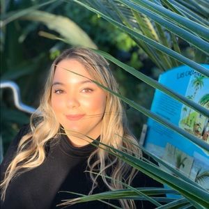 Meet your Posher, Kayla